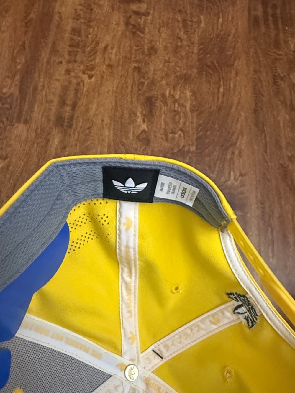 Adidas Men’s Yellow Trefoil Cap - Adjustable Fit - Picture 10 of 14